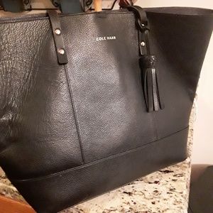 Cole Hahn large leather purse beautiful!
